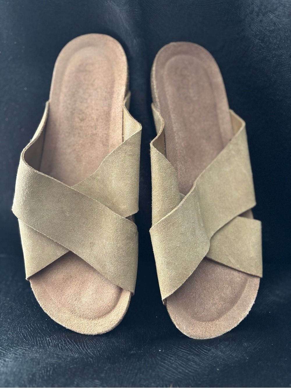 Women’s Cross-Band Slide Sandals in Light Brown